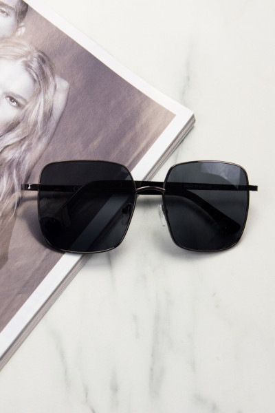 Γυναικεία μαύρα τετράγωνα γυαλιά ηλίου με ανθρακί μεταλλικό σκελετό Premium S9050Z