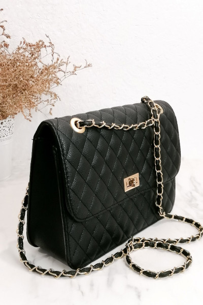 Women's black quilted shoulder bag with gold chain 060262